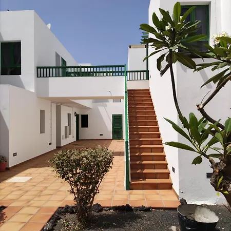 Montana De アパート